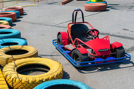 带道轨玩具车户外训练和运动电动汽车车轨背景