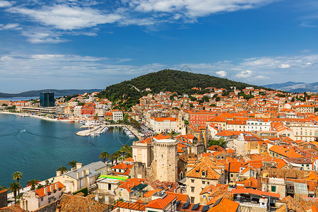 克罗地亚语拆分海滨和 Marjan 山鸟瞰图 达尔马提亚 克罗地亚 古老的中世纪城市斯普利特 克罗地亚 欧洲的全景夏季城市景观 旅游概念背背景