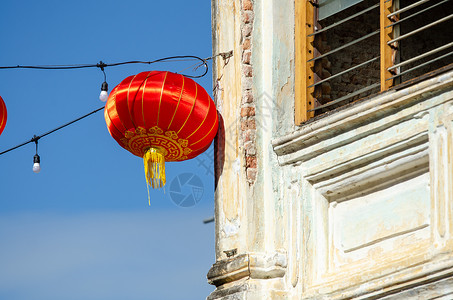 新年的红中国新年 被挂在遗产院背景图片