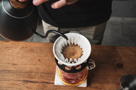 滴胶卡咖啡师滴咖啡和慢咖啡吧风格休闲饮料复古咖啡杯时间时光咖啡店作物低温对象背景