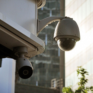 多角闭路电视系统对准蓝天 超光速摄像头警察电路监控安全记录凸轮玻璃控制反射城市背景图片
