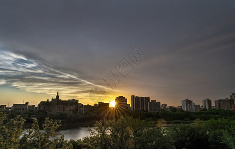 日落 SASKATOON 天线建筑学摩天大楼水平城市旅行景观全景建筑背景图片