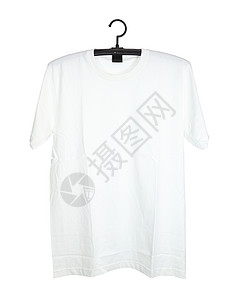 T恤衫上衣架上的T恤衫棉布店铺空白剪裁身体衣服小路纺织品零售白色背景图片