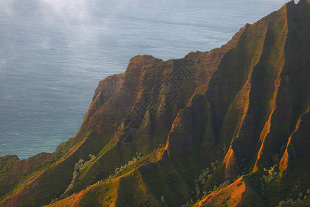 Kauai海岸热带悬崖海岸线旅行侏罗纪海洋天堂崎岖公园戏剧性背景图片