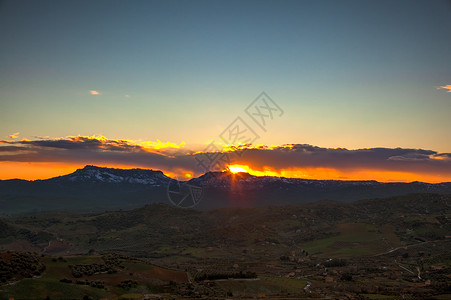 Enna和日落时天际的景象 西西里高清图片