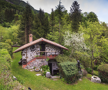 斯洛文尼亚Mill House小屋假期风景悬崖登山国家农村绿色磨房乡村背景图片