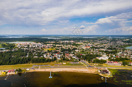 白俄罗斯维捷布斯克地区布拉斯拉夫市夏季最佳景色旅行景观反射阳光场景历史房子地标天空建筑学背景