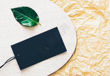 卡片包装样机生态品牌的黑价标牌背景