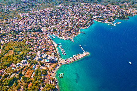 Malinska镇海岸线空中巡视 克尔克岛高清图片