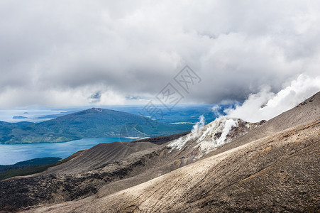 陶波火山带从新西兰蒸蒸汤加里罗火山中看到的罗托亚拉湖背景