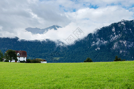 瑞士美丽的山地风景 阿尔卑斯山 小房子高清图片