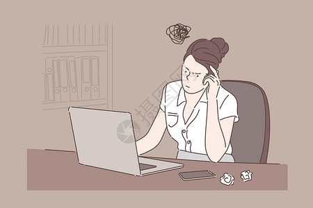烧黄鱼坐在办公桌前的女孩女商务人士在办公室概念中使用电脑设计图片