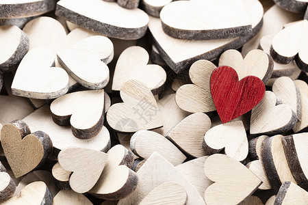 在心脏背景的木heartsone红色心脏婚礼乡村木头宏观墙纸背景图片