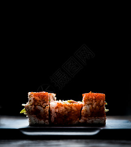 辣味蟹棒寿司捲健康开胃菜高清图片