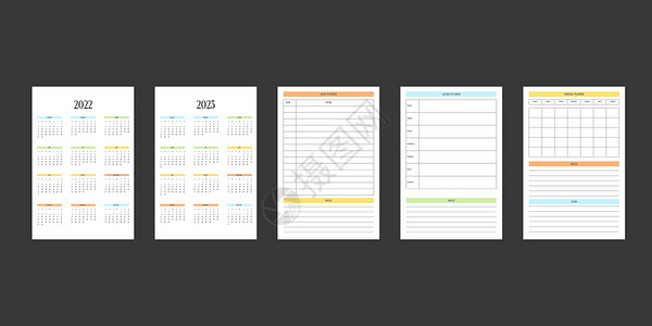 经典严格风格的 2022 2023 日历和每日每周每月个人计划日记模板 商务笔记本月历个人日程极简主义内敛设计 星期从周日开始桌背景图片