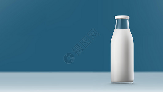 源生牛奶现实透明的清牛奶瓶孤立在蓝色上( Blue)插画
