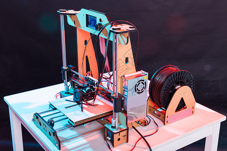 创客贴实验室工作期间的电子三维塑料打印机 3D 打印机 3D 打印3d原型电子产品电气作业科学学校学生工程制造业背景
