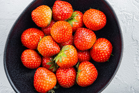 草莓 平地 白色背景背景图片