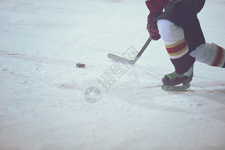 冰球学习男人冰鞋高清图片