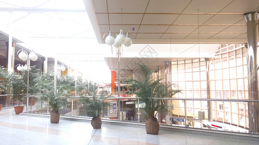 商业中心宽敞走廊的图象背景图片