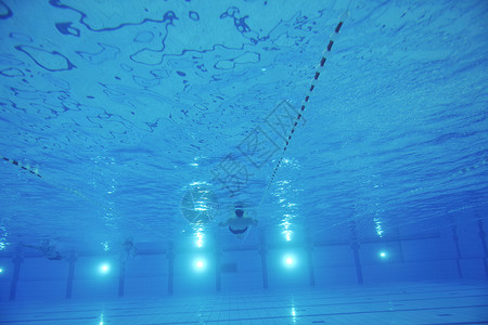 水下游泳池健康水池锻炼娱乐蓝色运动男人背景图片