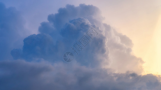 风雨天风雨背景前有暴云的戏剧性自然天空天气气氛气候场景空气墙纸臭氧环境地平线天堂背景