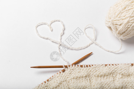 编织和编织的珠珠针线活材料闲暇毛衣绳索织物纺织品缝纫爱好手工手工制作的高清图片素材