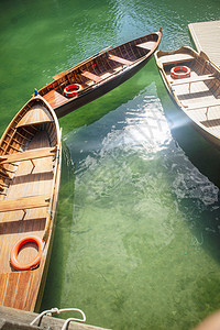 向湖意大利游客提供的船公园风景旅行导航旅游背景图片