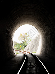 光在隧道的尽头美丽的黑色的高清图片