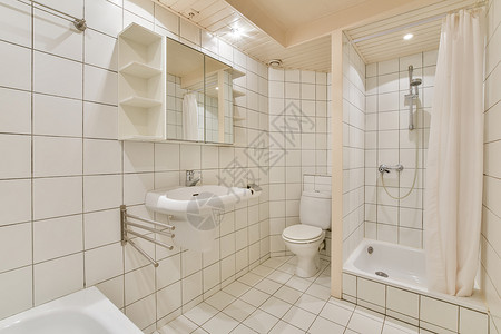 带白瓷砖的亮亮浴室奢华淋浴卫生间内阁公寓洗手间家具龙头陶瓷制品背景图片