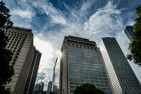 香港建筑和云天天空商业摩天大楼景点多云天气街景景观旅行工作背景图片