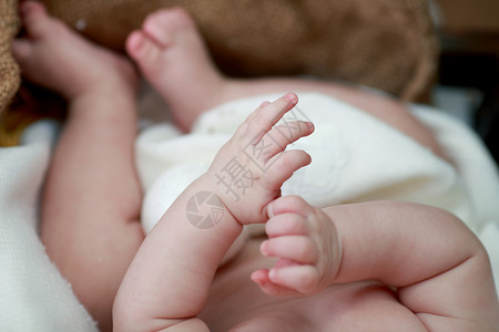 婴儿的脚和手 婴儿脚 儿童的脚和手 小新生儿的脚背景图片