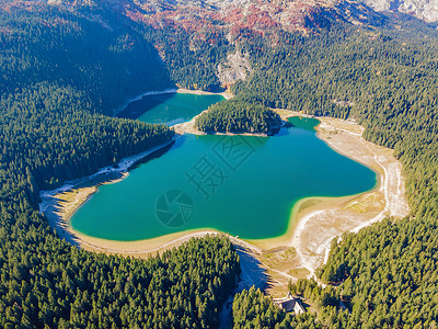 黑山杜米托尔国家公园的黑湖空中观察国家旅游娱乐农村观光自然魔法爬坡地标天线背景