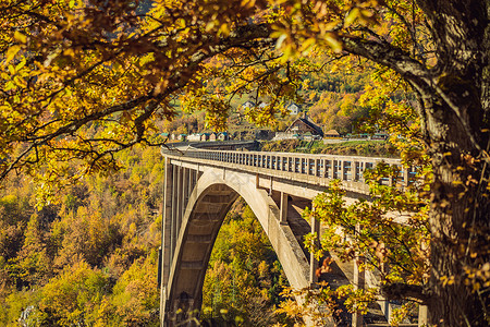 阿切维奇桥峡谷扎布利亚克高清图片