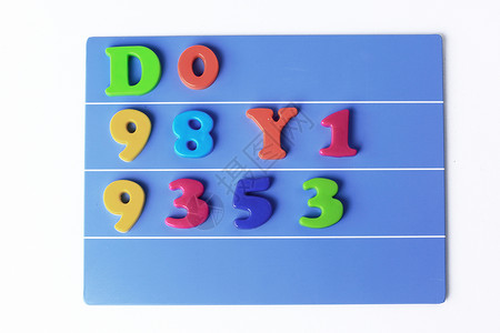 蓝色背景的塑料塑性有色英语字母表知识拼写幼儿园笔记瞳孔教育童年冰箱游戏学校背景图片