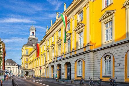 威斯特伐利亚选举宫是波恩大学的主楼背景