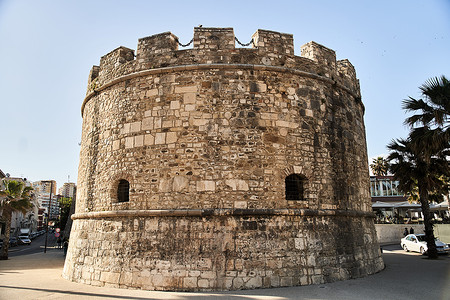 威尼斯杜勒斯铁塔 都拉斯市中心历史建筑高清图片
