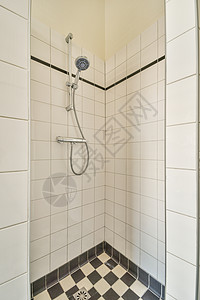 现代浴室的淋浴箱卫生间分割玻璃水龙头背景图片