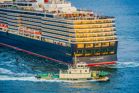从横滨天空漫步伊丽莎白女王看到豪华船只水面邮轮海面车辆大船客船交通海浪世界旅行背景图片