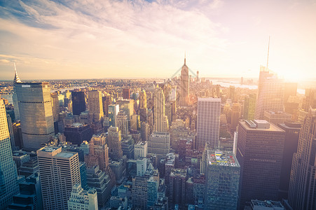 日落时纽约曼哈顿市天际金融区高清图片素材