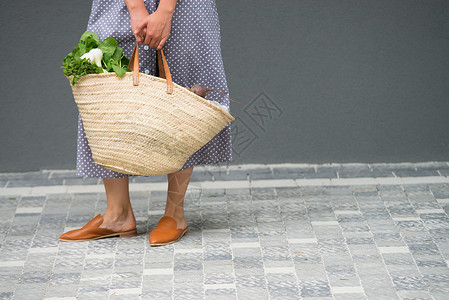 零废物与复印空间零废物购物概念玻璃草包女士回收杂货店蔬菜生态网袋店铺亲属背景图片