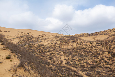 达吉斯坦高加索一片独特的沙山 在阴云的一天公园风景自然旅游旅行蓝色全景沙漠荒野干旱背景