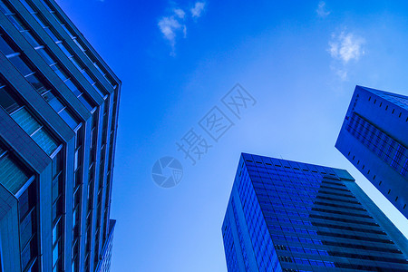 扬州关东街新宿摩天大楼和蓝天空商业工作建筑群蓝色景观办公楼街景天空高层建筑群城市背景