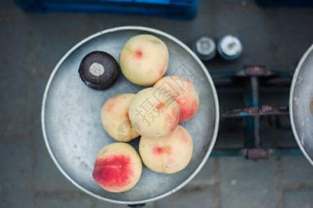 市场年薪比额的甜甜甜甜甜甜桃子营养柜台饮食食物橙子摊位栽培收成农场水果背景