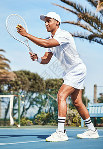 你懂了吗一个英俊的年轻人准备在网球比赛中 表演球赛时被拍成一整张照片了 -你没看到吗?背景
