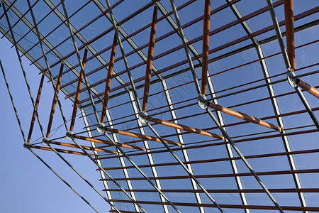 现代玻璃屋顶蓝色金属工厂阳台建筑工业光束建筑学透明度天空背景图片