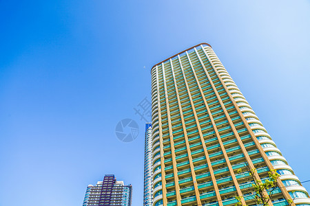 高楼公寓群车站公寓建筑商业蓝天房子天空高层工作城市高清图片