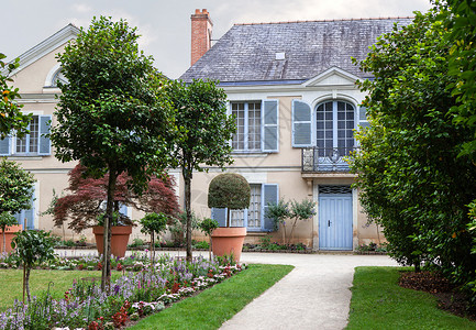 法国安格斯附近的一栋经典豪宅高清图片