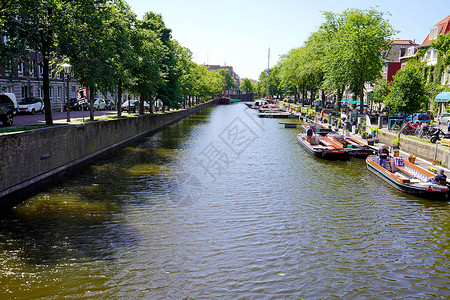 荷兰首都鹿特丹荷兰海牙 — 2022年6月9日 荷兰海牙行政和皇家首都运河背景