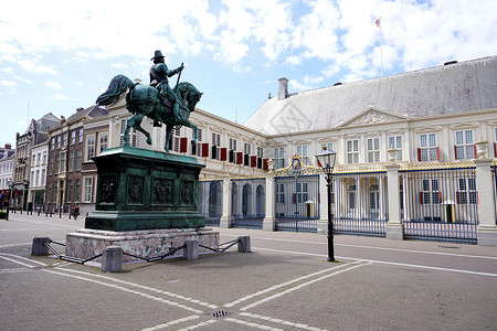 Noordeinde 宫和威廉一世骑马雕像位于海牙市中心 荷兰君主的官邸 荷兰背景图片